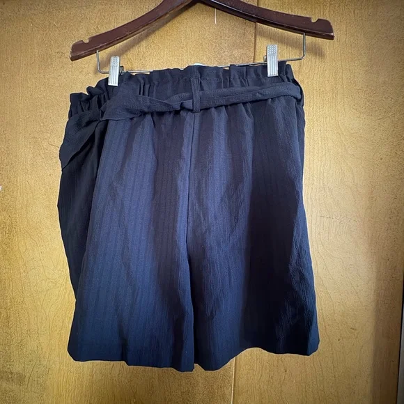 Elegant Black High Waist Tie Shorts - Picture 6 of 8